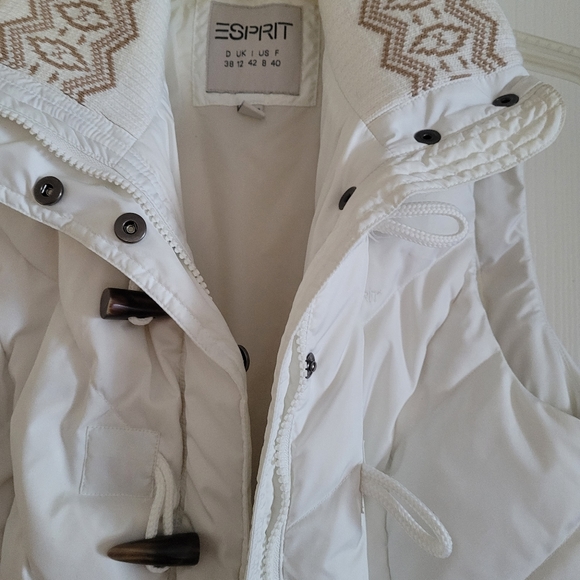 Esprit downfilled vest - Picture 2 of 2